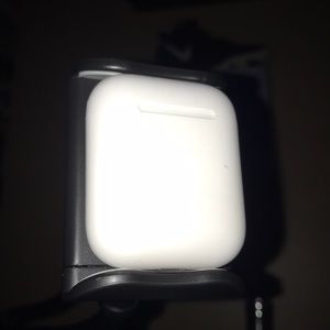 Apple AirPod CASE mid condition